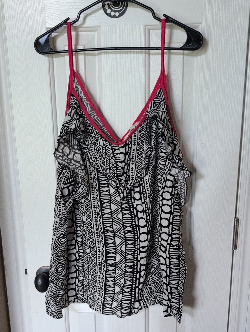 Women's Black & White Geometric Spaghetti-Strap Camisole with Pink Trim